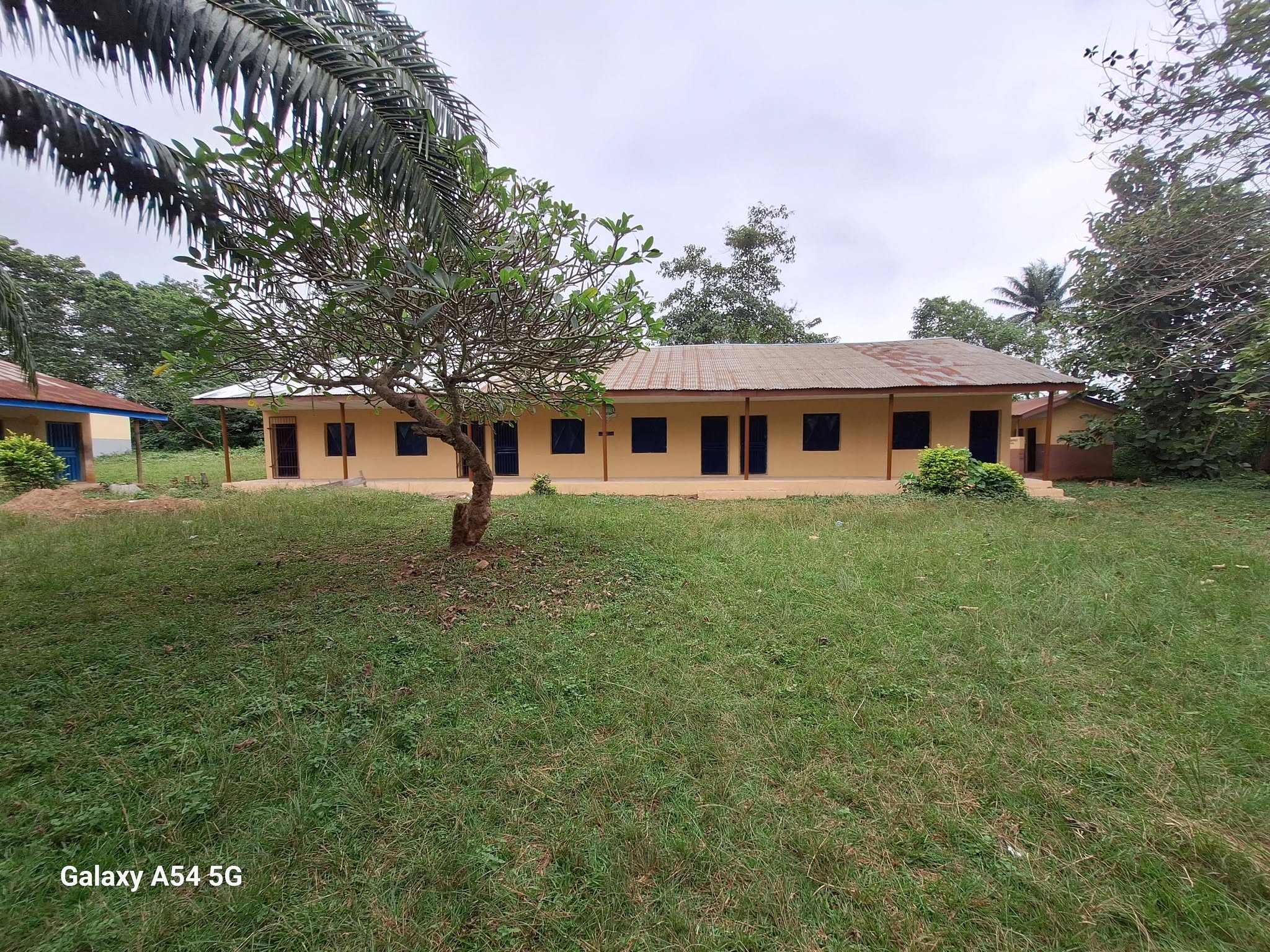 Iwoye Ijesa Grammar School campus building and grounds